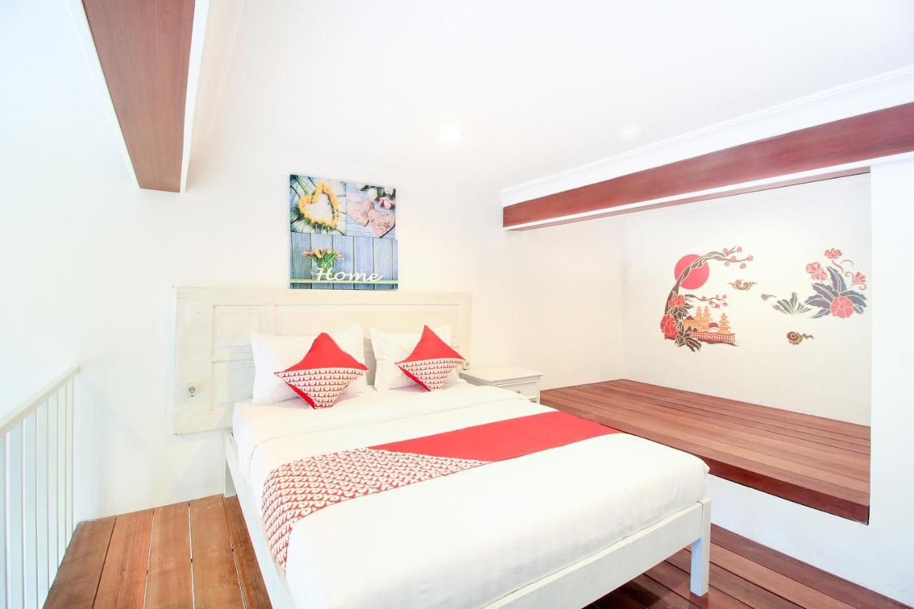 Oyo 204 Blessing Residence Surabaya Exterior photo