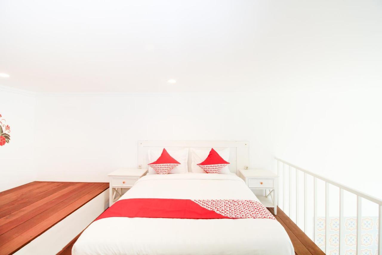 Oyo 204 Blessing Residence Surabaya Exterior photo
